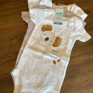 NWT Carter’s onesie set
